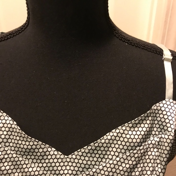 Express Mint Green and Black Brand Silk with Design Tank Top/Cami Size: 12 (L) - Picture 4 of 12